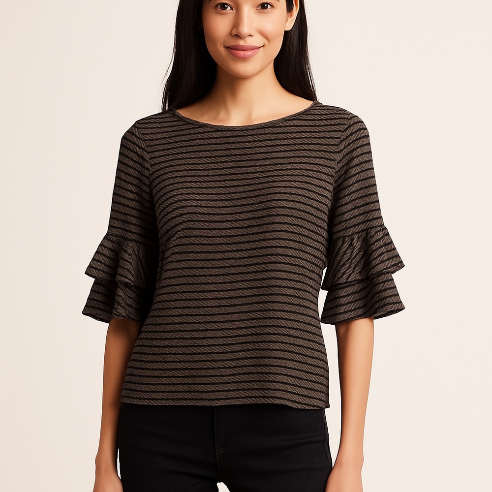 CeCe Black and White Boxy Bell Sleeve Blouse